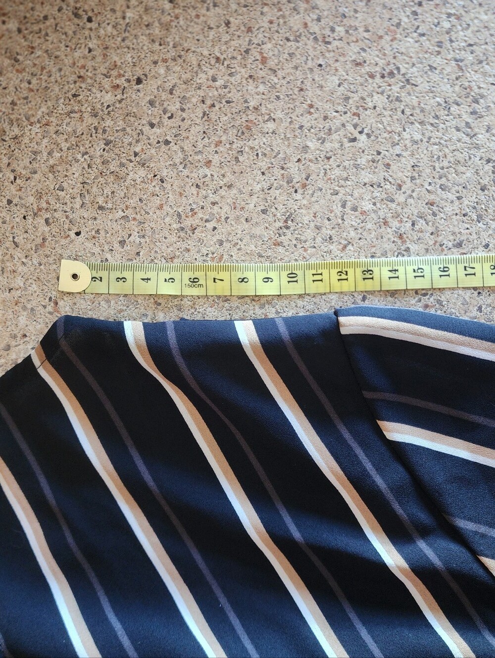 Y2k BANANA REPLUBLIC Striped Black Wrap-Style Front Blouse w/ Cream Stripes 1111 - Picture 8 of 12